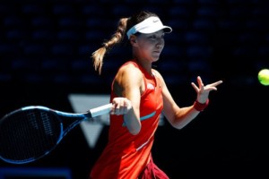  发球测速仪刷新纪录，萨弗林卡轰出二百一十公里极速  