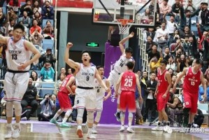  埃文斯草地驰骋，伊斯特本赛击败名将折桂