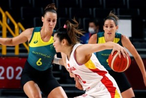  中国女篮热身赛，大比分击败澳大利亚练兵