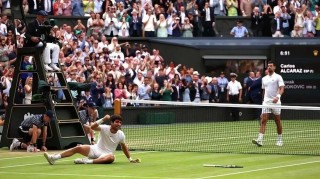  阿尔卡拉斯青春风暴，温网决赛创历史佳绩