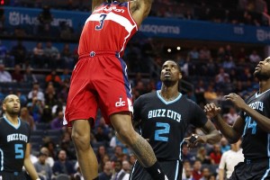  黄蜂鲍尔全面发挥战胜奇才队