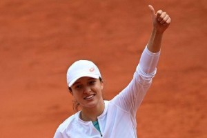  斯维亚泰克横扫群雄，波兰天骄首夺法网