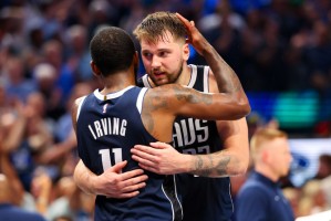  东契奇超神发挥，独行侠加时险胜快船队