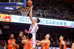  山东高速篮板碾压战胜北京控股男篮