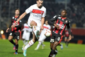  法甲巴黎独占鳌头，摩纳哥紧追不舍