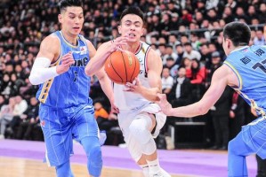  郭艾伦突破上篮绝杀北京首钢震惊全场