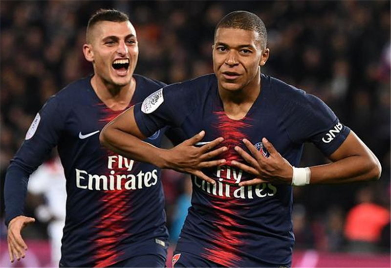  巴黎圣日耳曼豪取五连胜，强势登顶法甲  